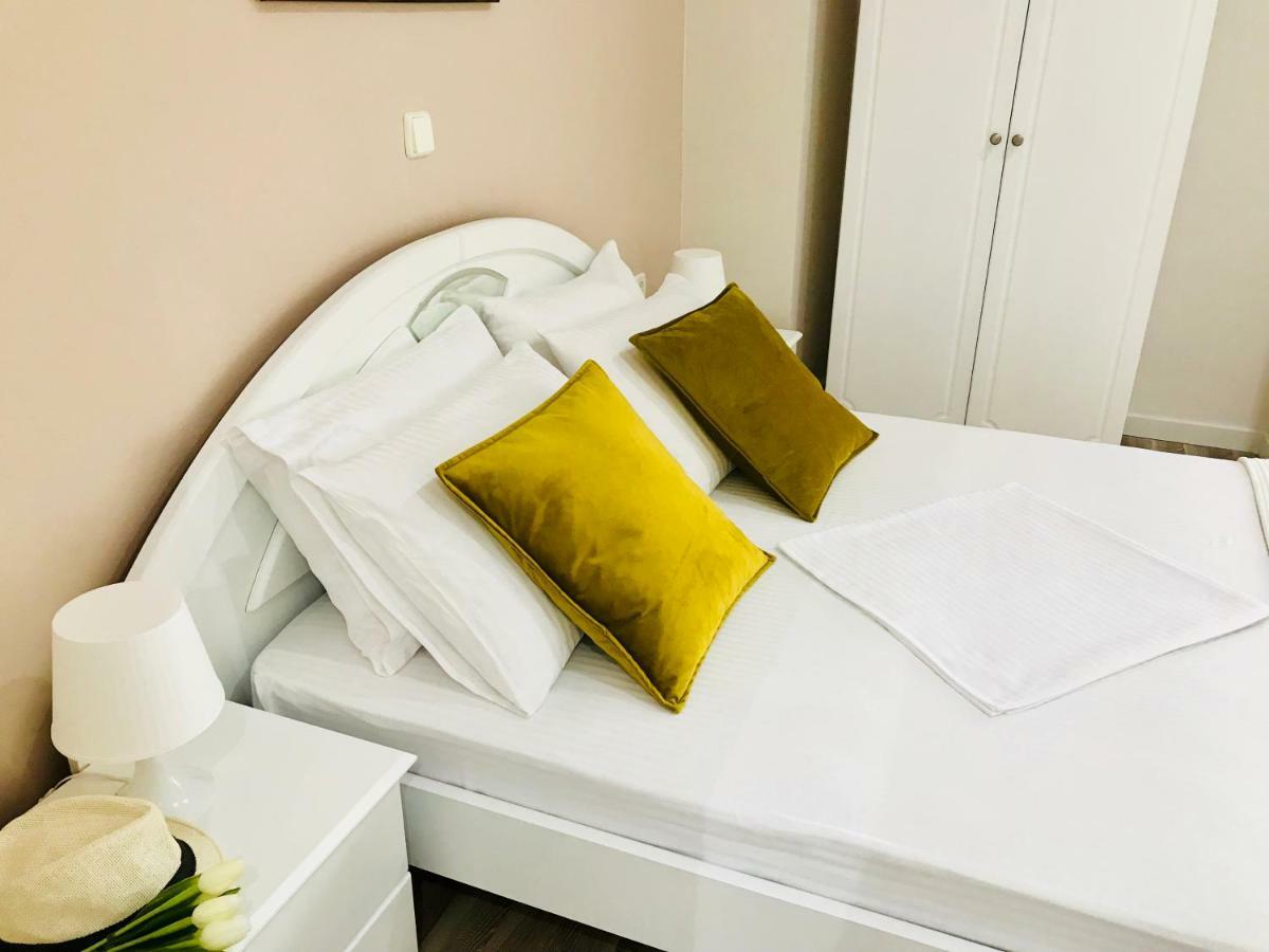 Joy Hotel Саранде Екстериор снимка