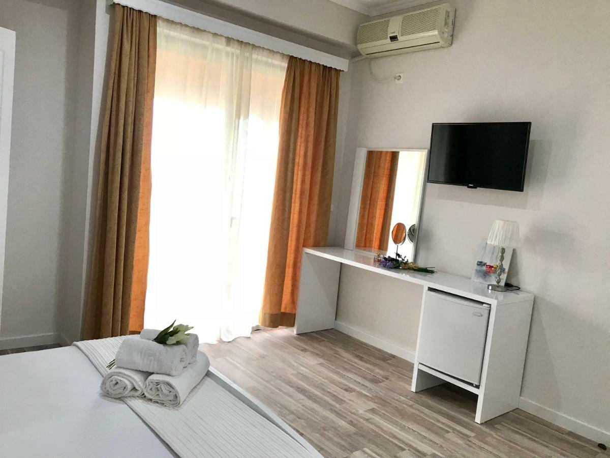 Joy Hotel Саранде Екстериор снимка