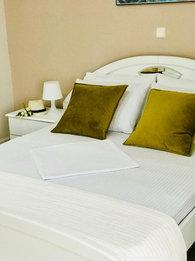 Joy Hotel Саранде Екстериор снимка