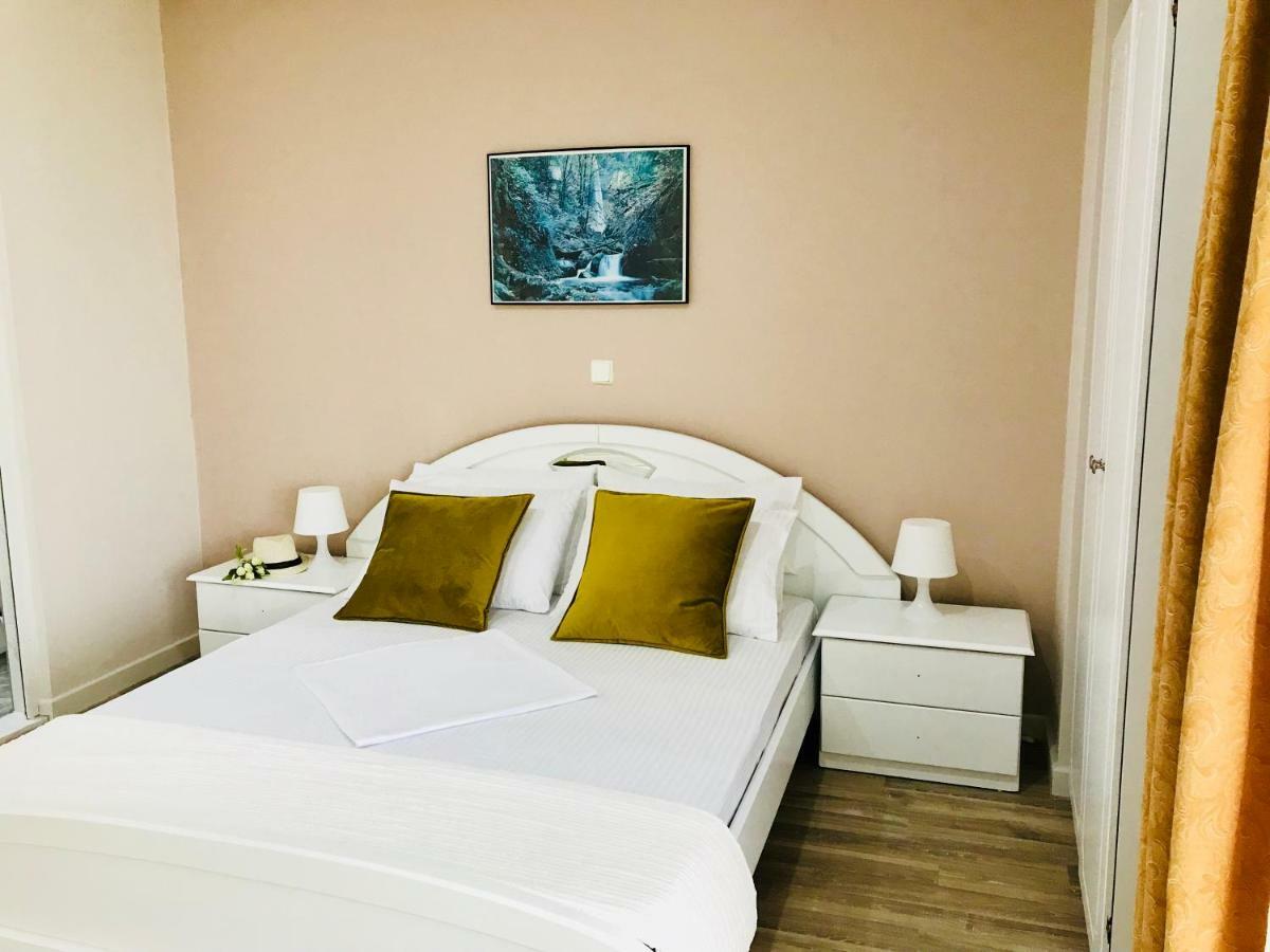 Joy Hotel Саранде Екстериор снимка