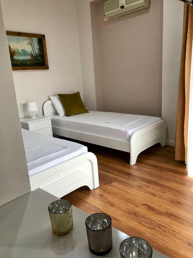 Joy Hotel Саранде Екстериор снимка